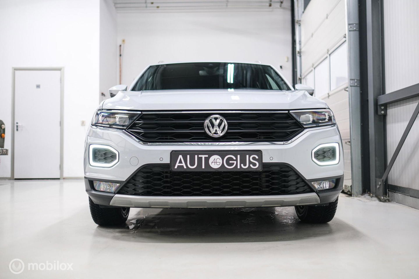 Volkswagen T-Roc 1.5 TSI Sport | Virtual cockpit | Adaptive | Camera | Sportstoelen | schakelflippers | Stoelverwarming | LED |