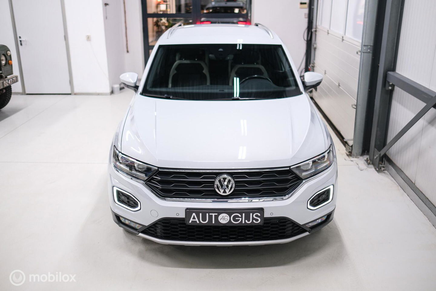 Volkswagen T-Roc 1.5 TSI Sport | Virtual cockpit | Adaptive | Camera | Sportstoelen | schakelflippers | Stoelverwarming | LED |