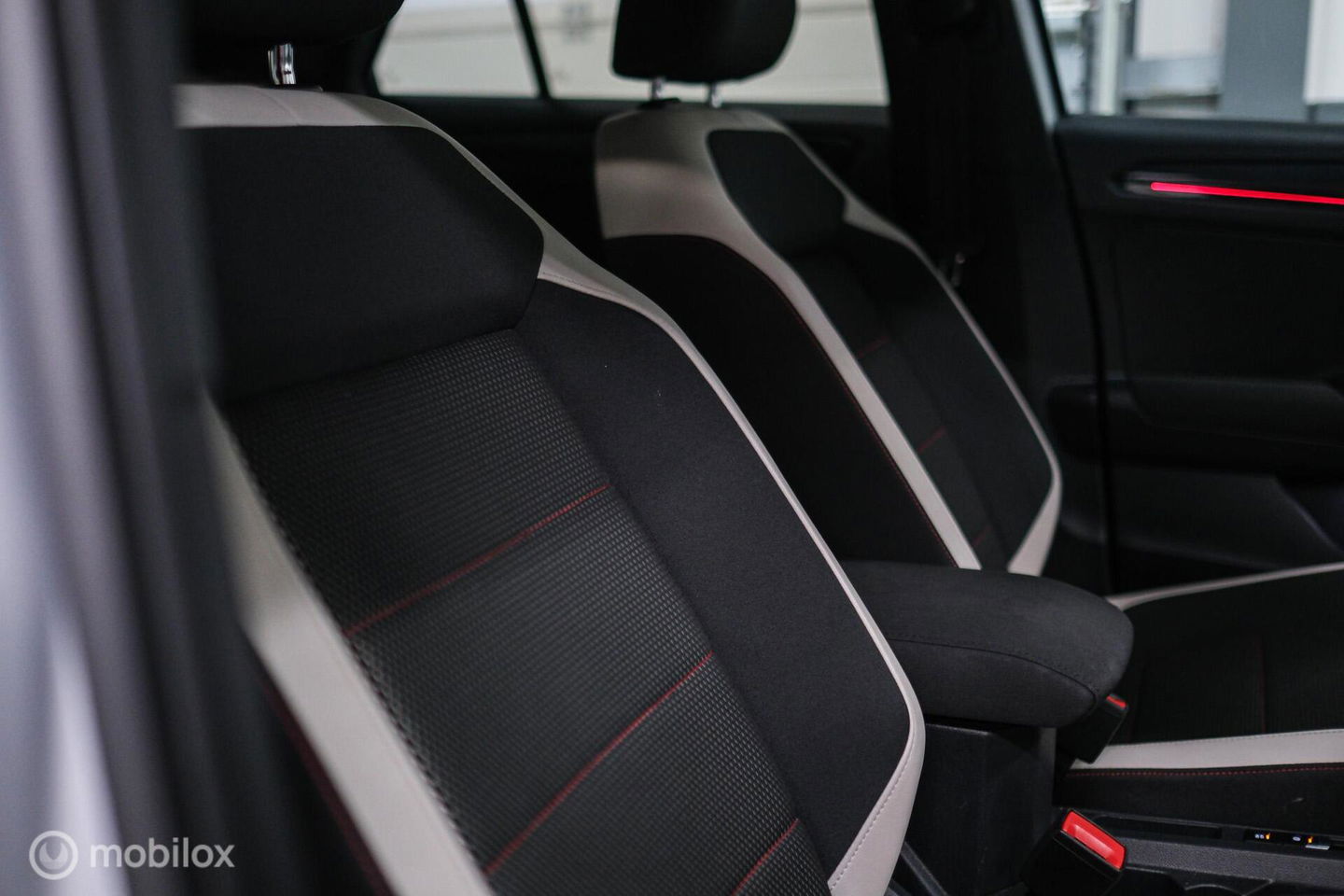 Volkswagen T-Roc 1.5 TSI Sport | Virtual cockpit | Adaptive | Camera | Sportstoelen | schakelflippers | Stoelverwarming | LED |