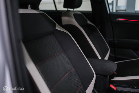 Volkswagen T-Roc 1.5 TSI Sport | Virtual cockpit | Adaptive | Camera | Sportstoelen | schakelflippers | Stoelverwarming | LED |
