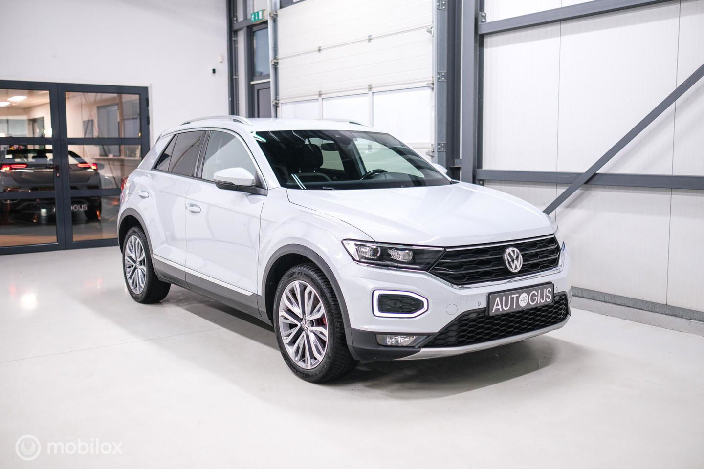 Volkswagen T-Roc 1.5 TSI Sport | Virtual cockpit | Adaptive | Camera | Sportstoelen | schakelflippers | Stoelverwarming | LED |