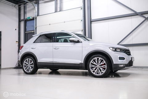 Volkswagen T-Roc 1.5 TSI Sport | Virtual cockpit | Adaptive | Camera | Sportstoelen | schakelflippers | Stoelverwarming | LED |