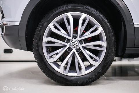 Volkswagen T-Roc 1.5 TSI Sport | Virtual cockpit | Adaptive | Camera | Sportstoelen | schakelflippers | Stoelverwarming | LED |