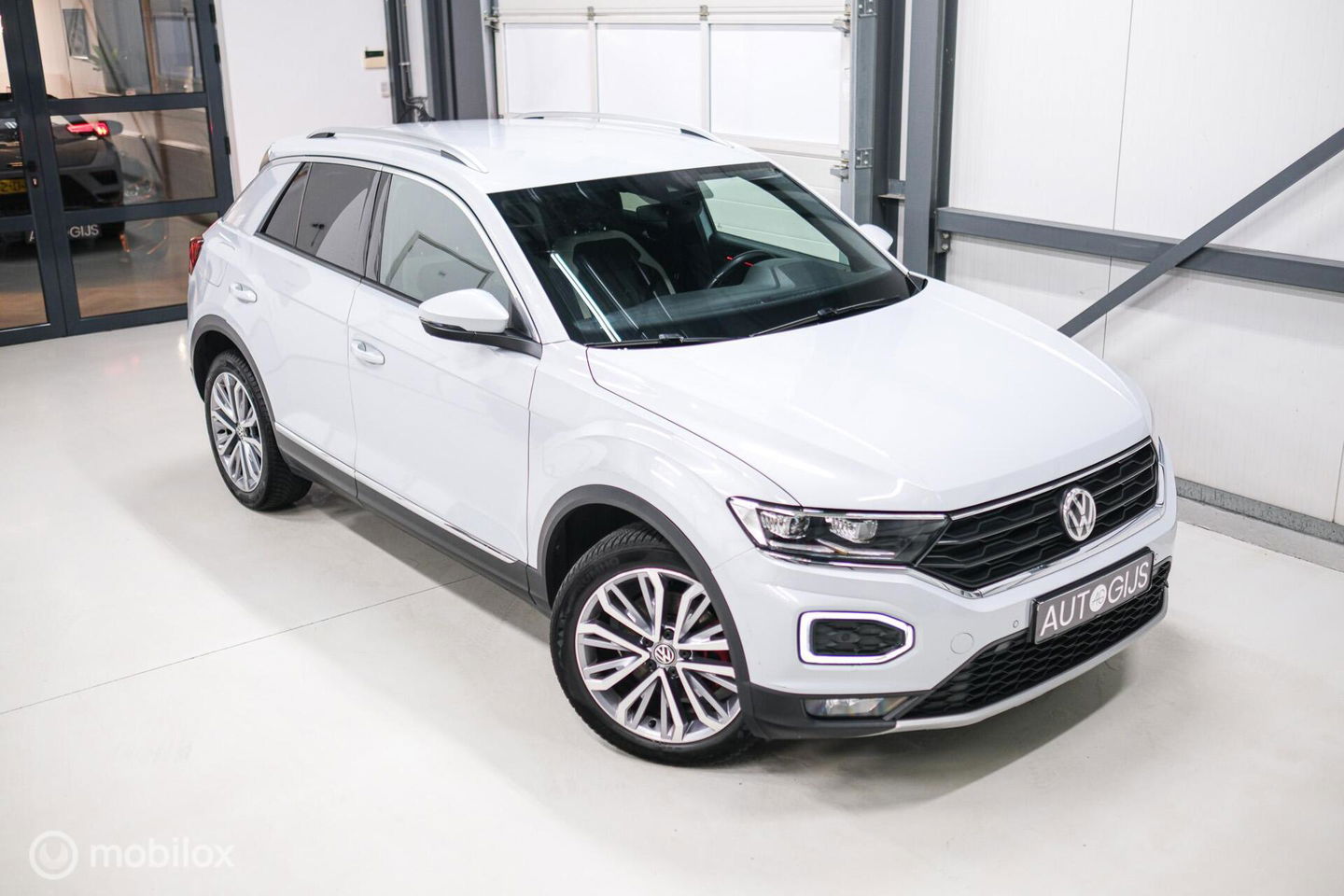 Volkswagen T-Roc 1.5 TSI Sport | Virtual cockpit | Adaptive | Camera | Sportstoelen | schakelflippers | Stoelverwarming | LED |