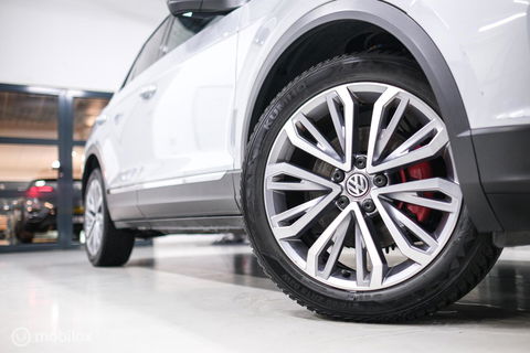 Volkswagen T-Roc 1.5 TSI Sport | Virtual cockpit | Adaptive | Camera | Sportstoelen | schakelflippers | Stoelverwarming | LED |