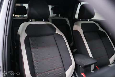 Volkswagen T-Roc 1.5 TSI Sport | Virtual cockpit | Adaptive | Camera | Sportstoelen | schakelflippers | Stoelverwarming | LED |