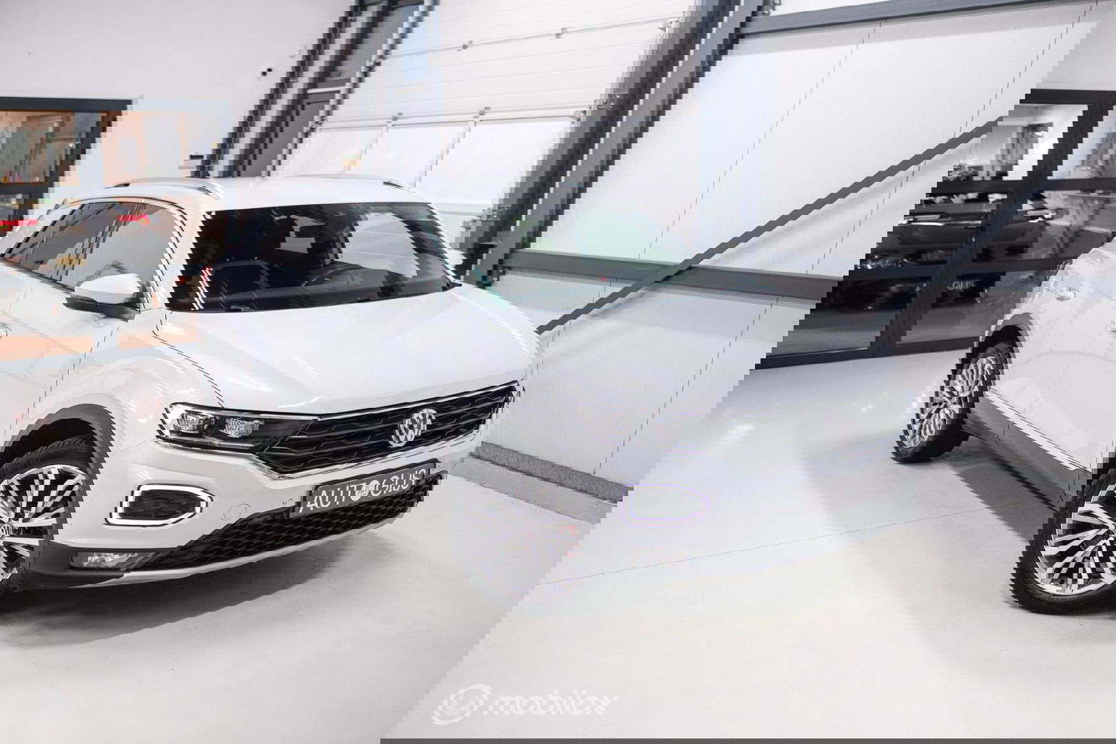 Volkswagen T-Roc 1.5 TSI Sport | Virtual cockpit | Adaptive | Camera | Sportstoelen | schakelflippers | Stoelverwarming | LED |