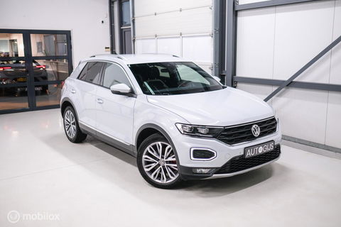 Volkswagen T-Roc 1.5 TSI Sport | Virtual cockpit | Adaptive | Camera | Sportstoelen | schakelflippers | Stoelverwarming | LED |
