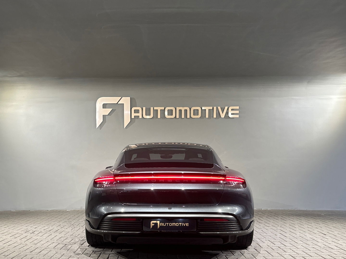 Porsche Taycan Turbo S 93 kWh Ceramic|Pano|Burmester|Carbon