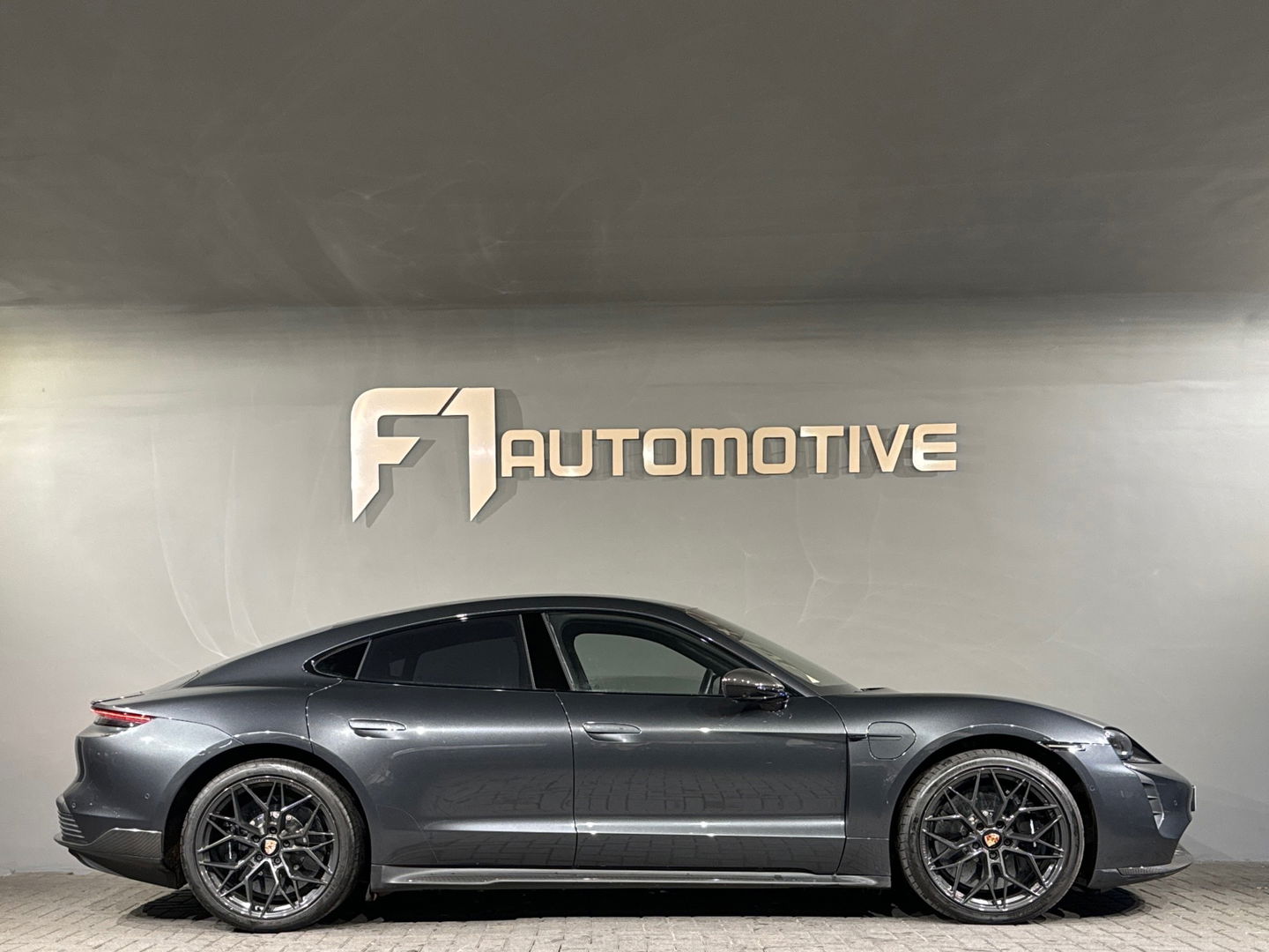 Porsche Taycan Turbo S 93 kWh Ceramic|Pano|Burmester|Carbon