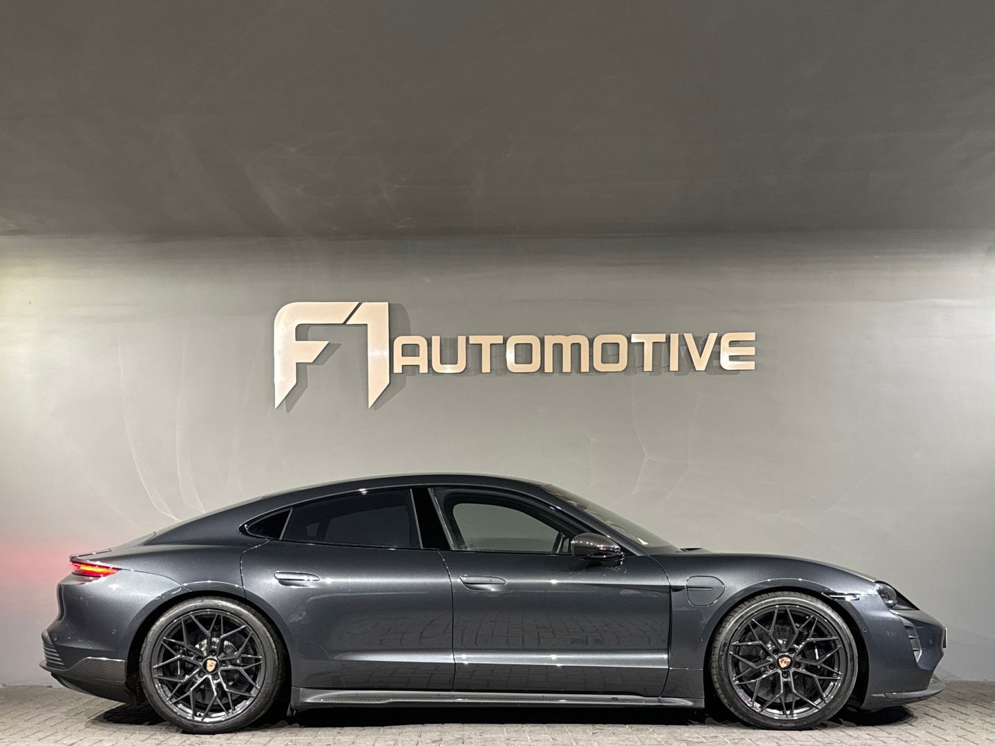 Porsche Taycan Turbo S 93 kWh Ceramic|Pano|Burmester|Carbon