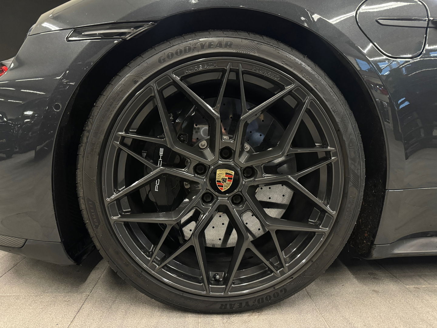 Porsche Taycan Turbo S 93 kWh Ceramic|Pano|Burmester|Carbon