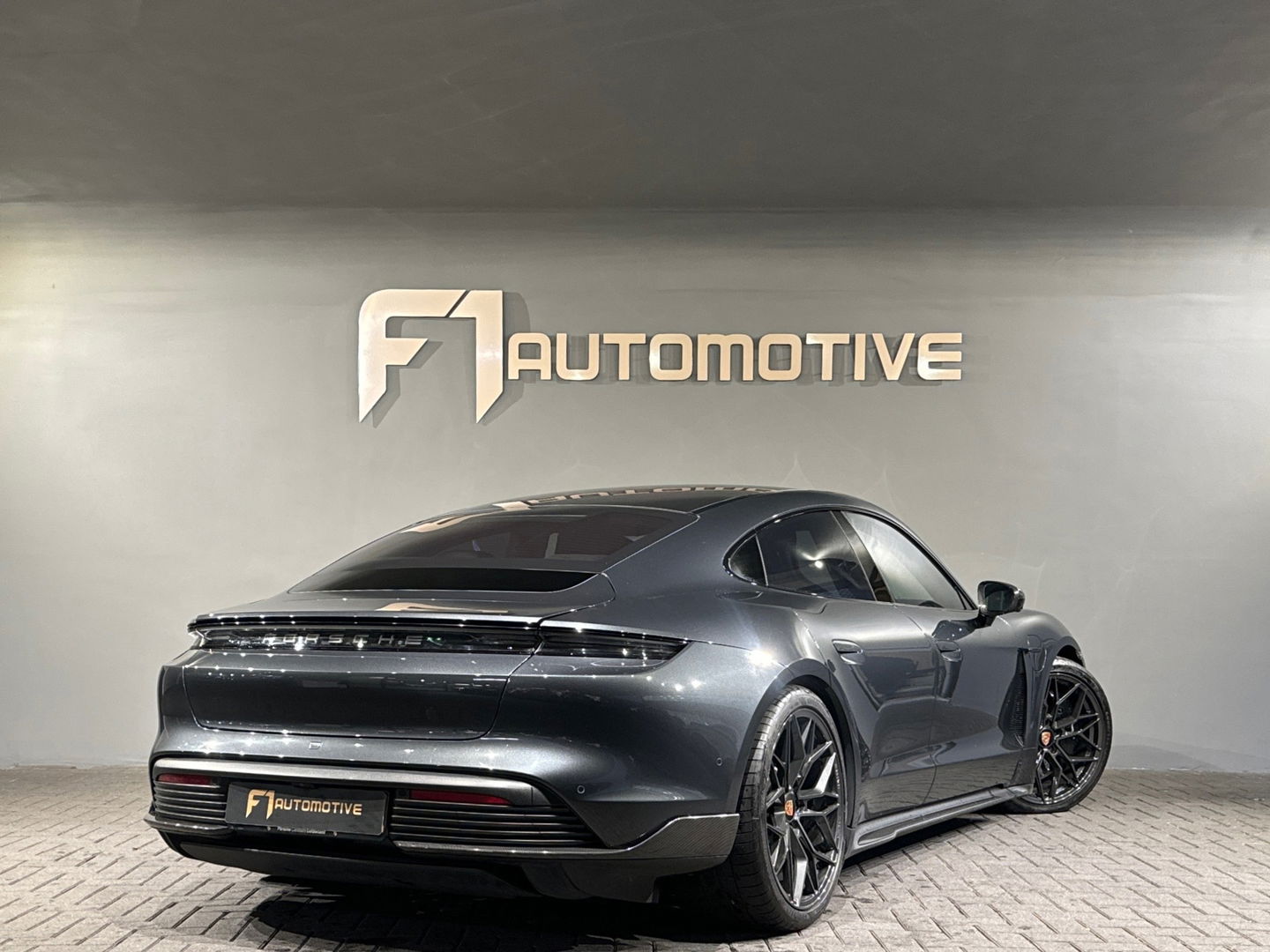 Porsche Taycan Turbo S 93 kWh Ceramic|Pano|Burmester|Carbon