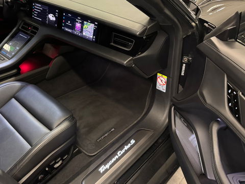 Porsche Taycan Turbo S 93 kWh Ceramic|Pano|Burmester|Carbon