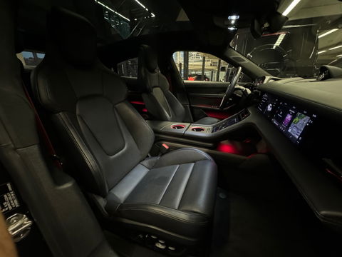 Porsche Taycan Turbo S 93 kWh Ceramic|Pano|Burmester|Carbon