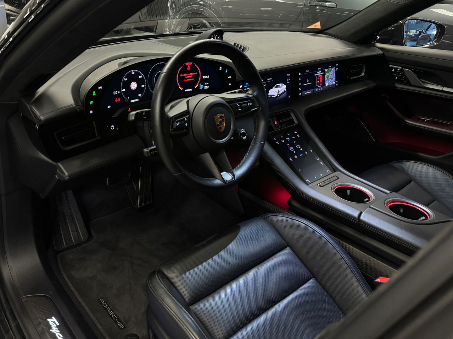 Porsche Taycan Turbo S 93 kWh Ceramic|Pano|Burmester|Carbon