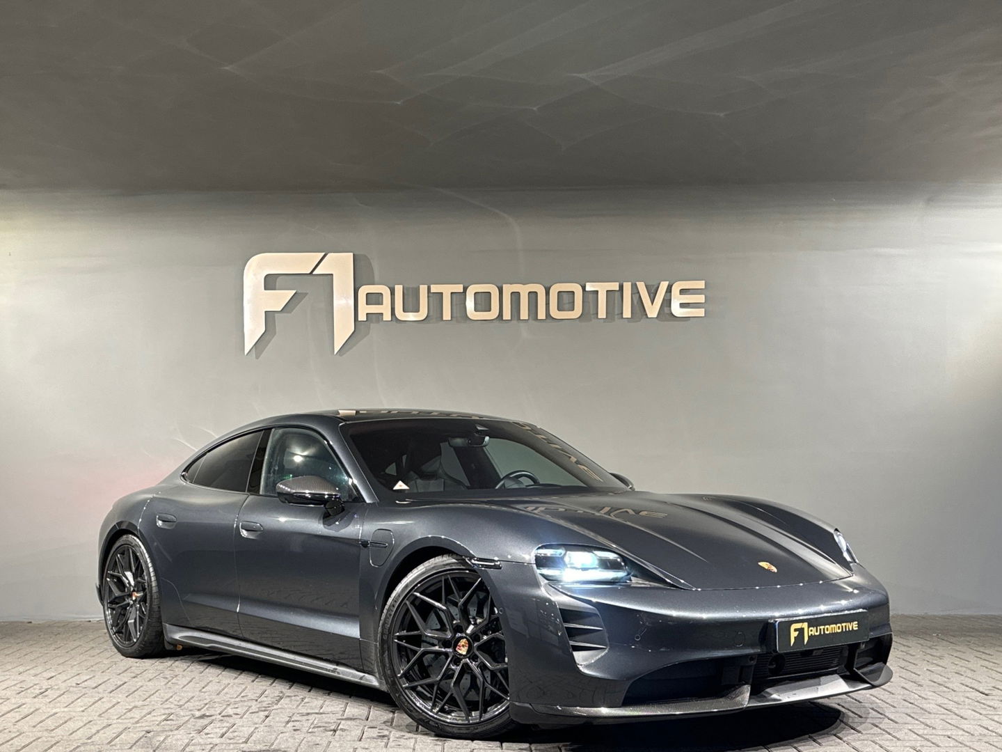 Porsche Taycan Turbo S 93 kWh Ceramic|Pano|Burmester|Carbon