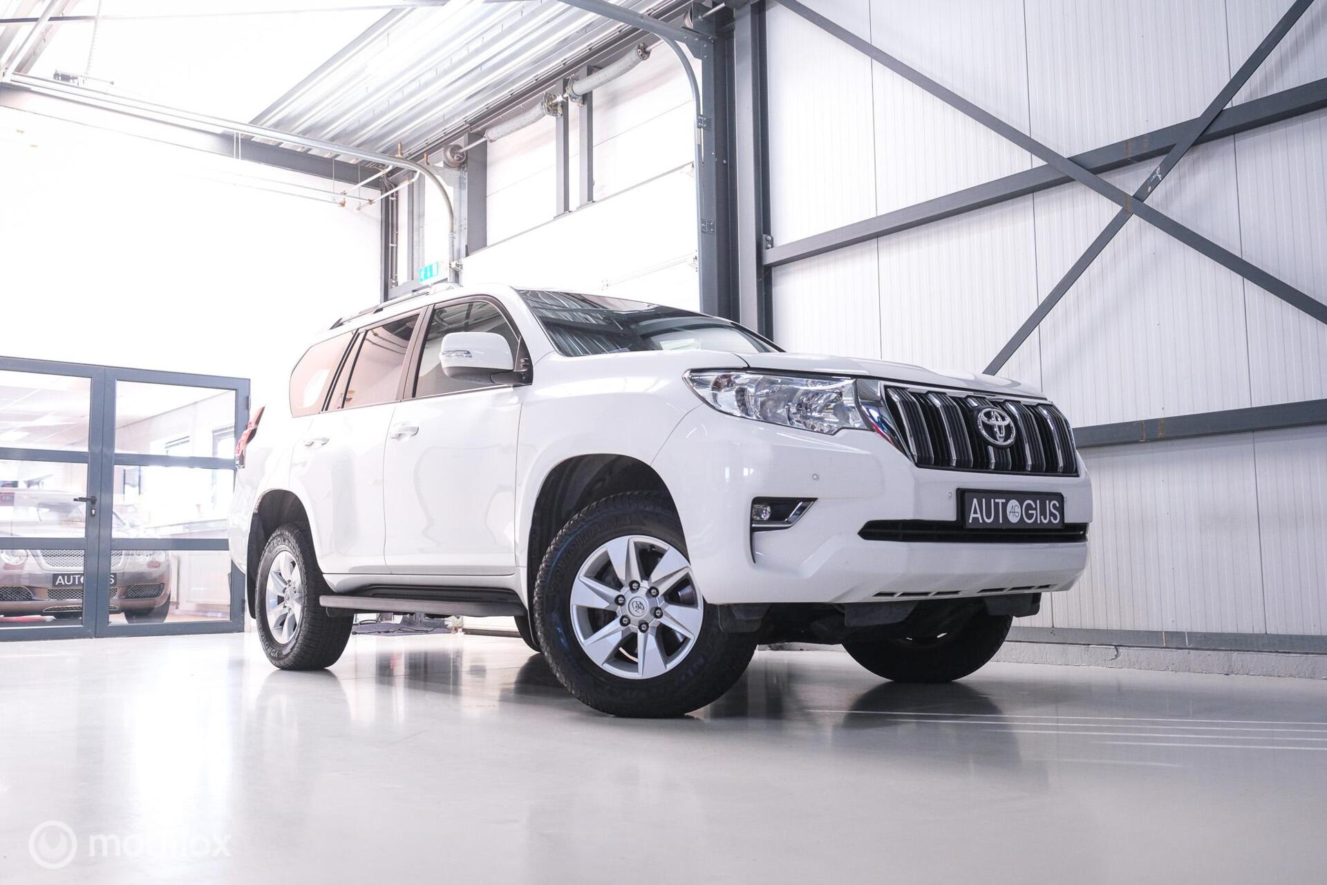 Toyota Land Cruiser 2.7 Dual VVT-i 4WD 160 pk Benzine | Grijs kenteken | Camera | LED | Stoelverwarming | BTW auto |