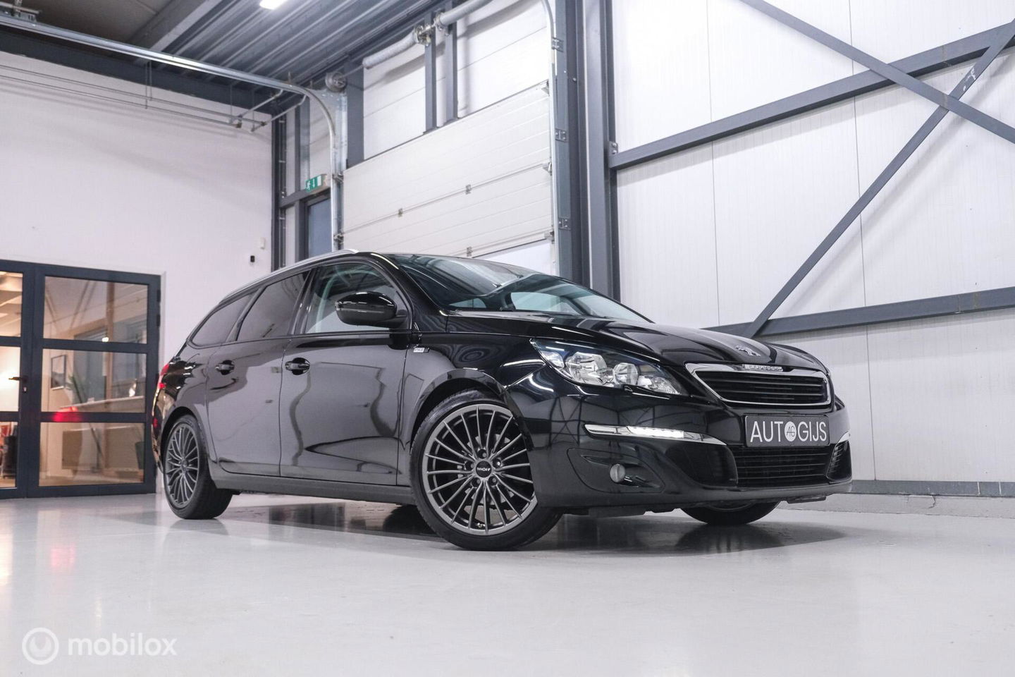 Peugeot 308 SW 1.2 PureTech Style | Nieuwe Distributie | rijklaarprijs incl beurt | Navigatie | Cruisecontrol | NAP NL auto |
