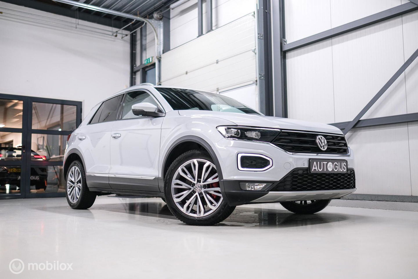 Volkswagen T-Roc 1.5 TSI Sport | Virtual cockpit | Adaptive | Camera | Sportstoelen | schakelflippers | Stoelverwarming | LED |
