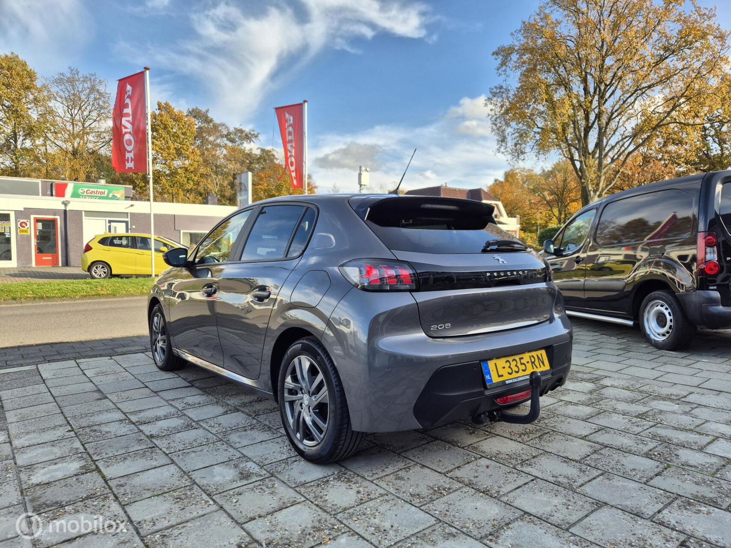 Peugeot 208 1.2 PureTech Blue Lease Active, Trekhaak, Navi