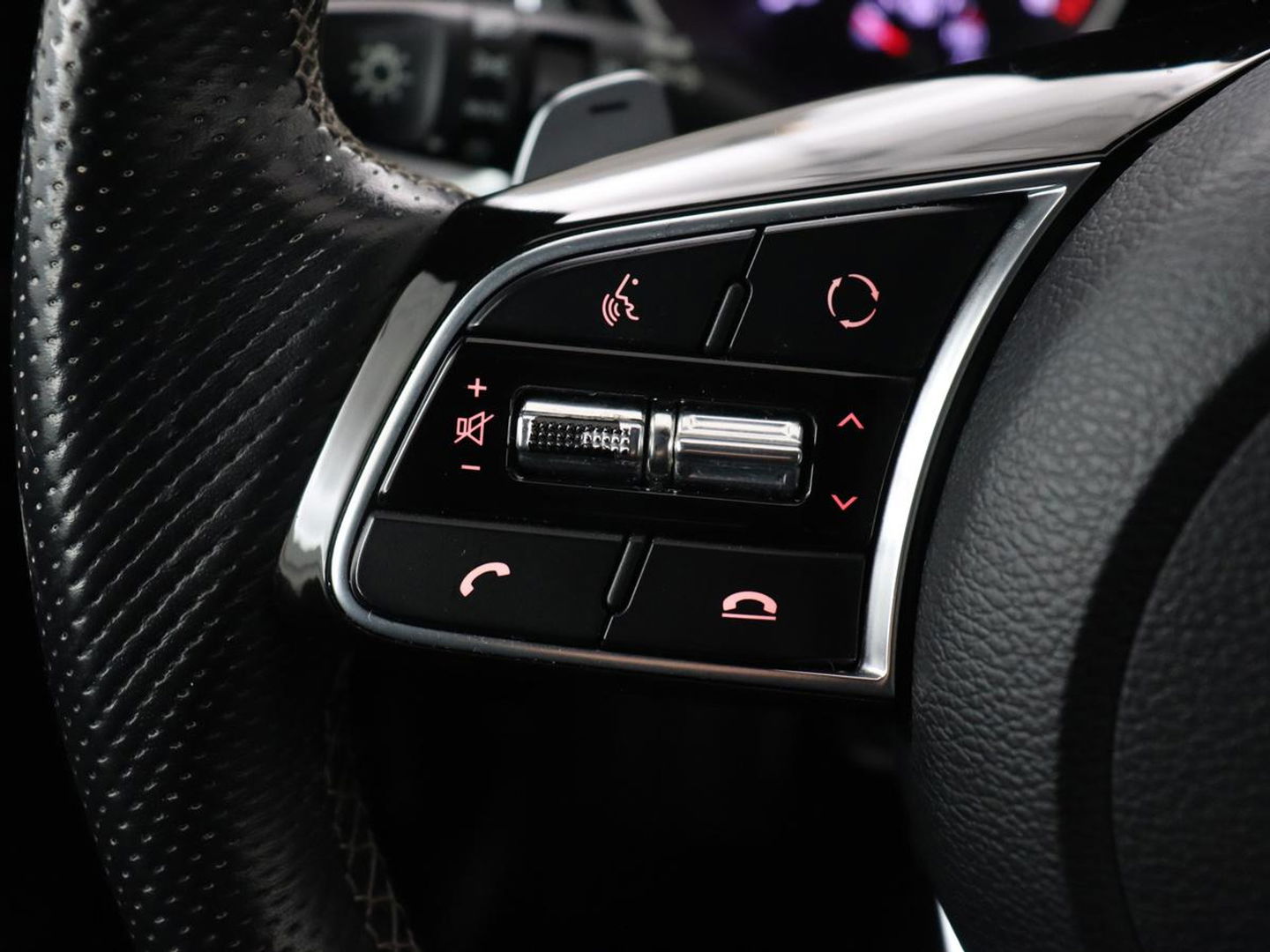 Kia Ceed 1.5 T-GDi MHEV GT-Line | 160pk | Camera | Carplay | Navigatie | Sportstuur | DAB | Parkeerhulp | Getint glas | Cruise control