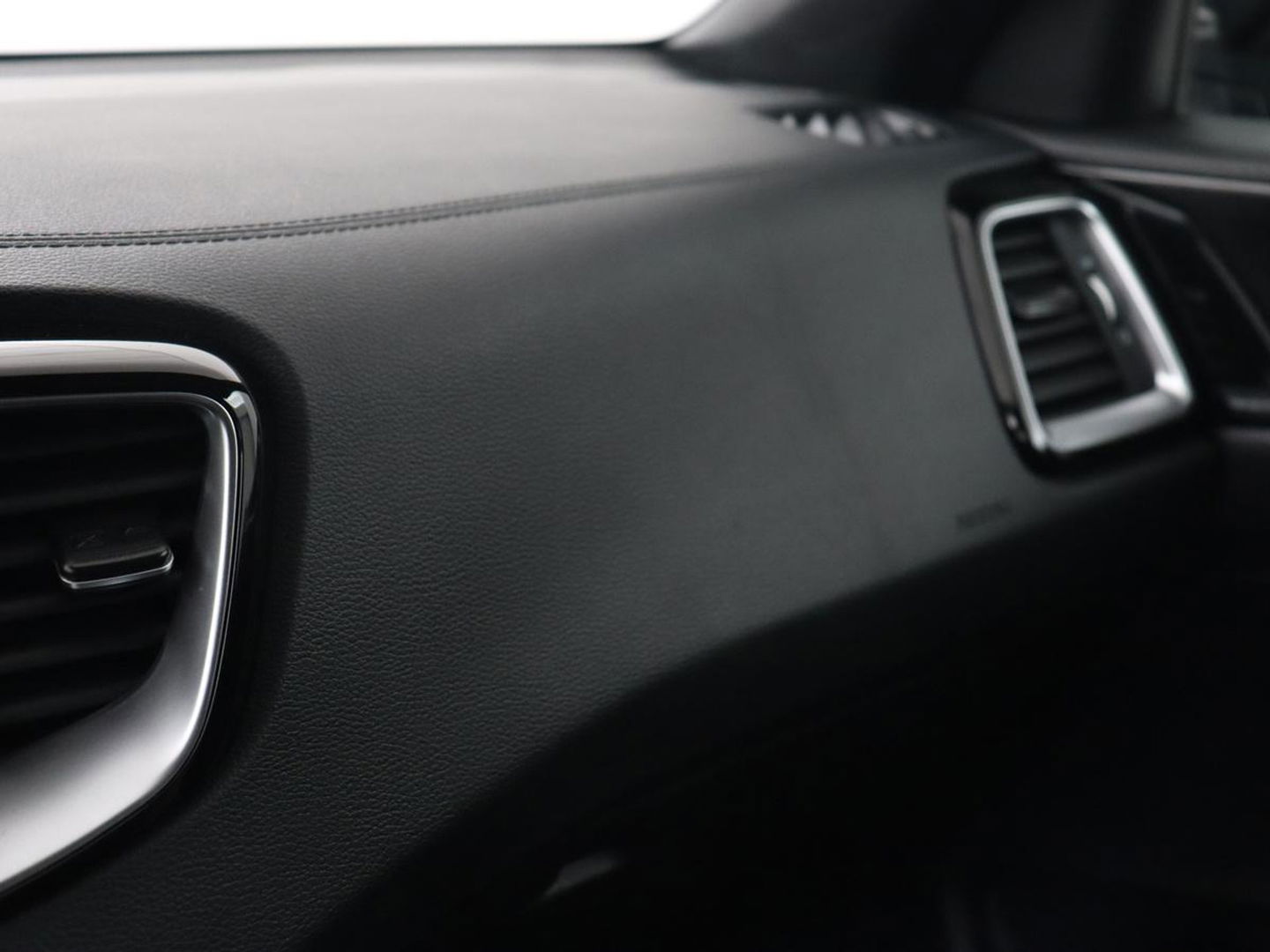 Kia Ceed 1.5 T-GDi MHEV GT-Line | 160pk | Camera | Carplay | Navigatie | Sportstuur | DAB | Parkeerhulp | Getint glas | Cruise control