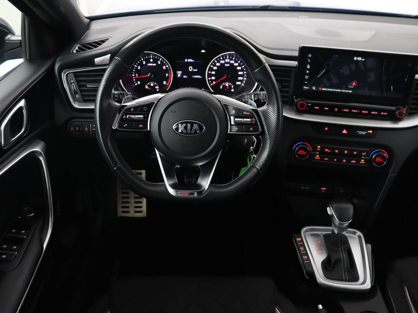 Kia Ceed 1.5 T-GDi MHEV GT-Line | 160pk | Camera | Carplay | Navigatie | Sportstuur | DAB | Parkeerhulp | Getint glas | Cruise control