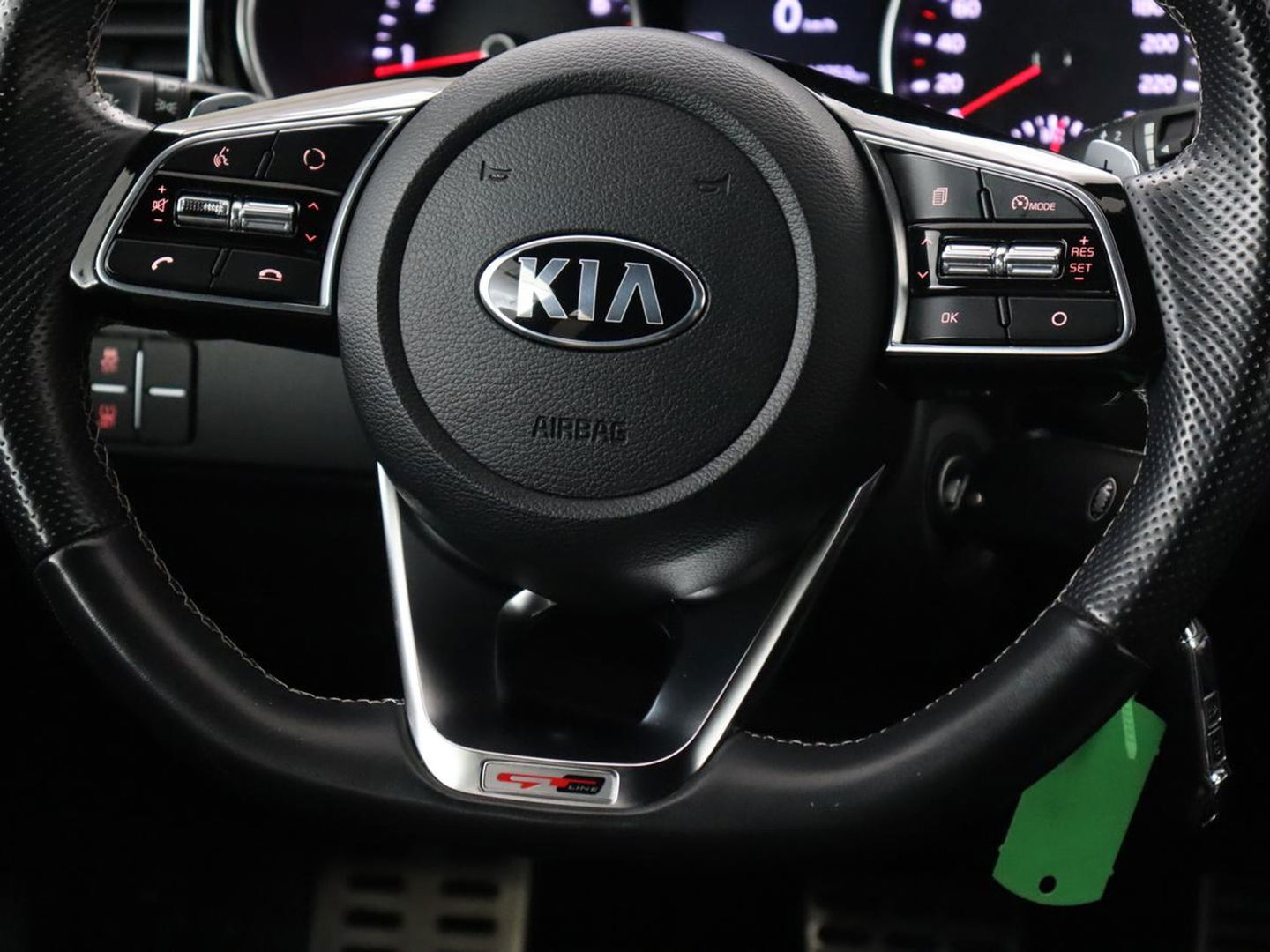 Kia Ceed 1.5 T-GDi MHEV GT-Line | 160pk | Camera | Carplay | Navigatie | Sportstuur | DAB | Parkeerhulp | Getint glas | Cruise control