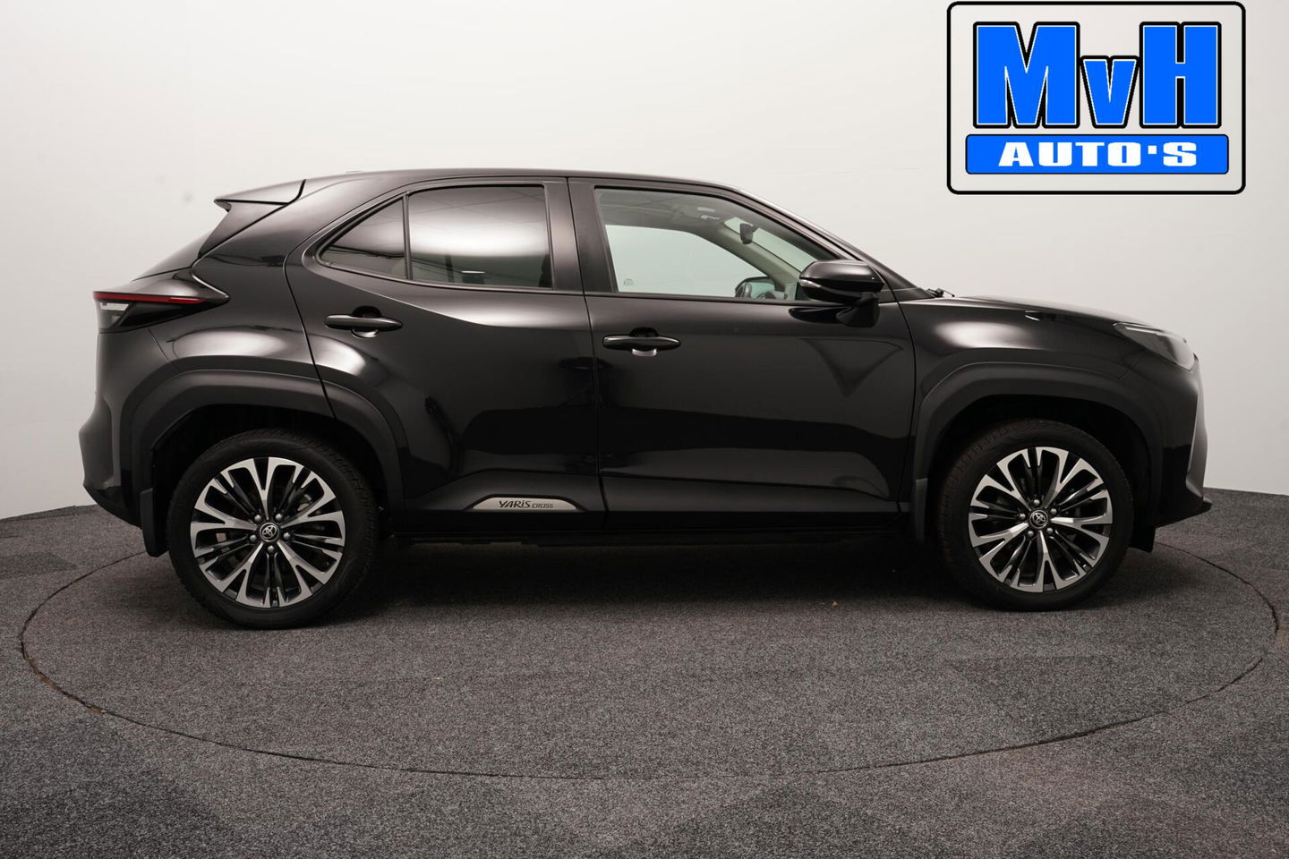 Toyota Yaris Cross 1.5 Hybrid Executive|PANO|JBL|LEER|TREKHAAK