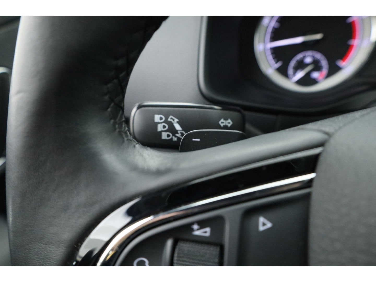 Škoda Karoq 1.5 TSI ACT DSG Style | Pano | Elek. Trekhaak | CarPlay | Keyless | Adapt. Cruise Nakijken!