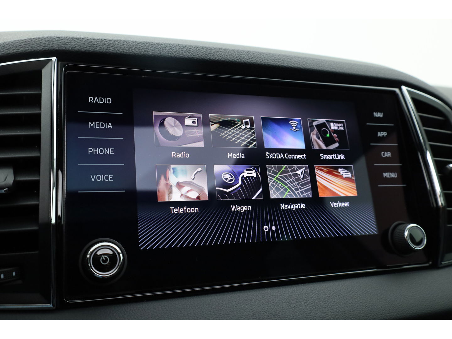 Škoda Karoq 1.5 TSI ACT DSG Style | Pano | Elek. Trekhaak | CarPlay | Keyless | Adapt. Cruise Nakijken!