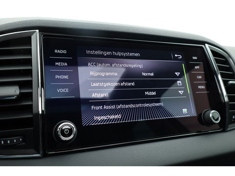 Škoda Karoq 1.5 TSI ACT DSG Style | Pano | Elek. Trekhaak | CarPlay | Keyless | Adapt. Cruise Nakijken!