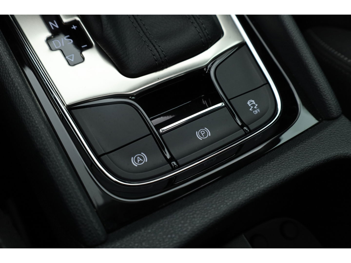 Škoda Karoq 1.5 TSI ACT DSG Style | Pano | Elek. Trekhaak | CarPlay | Keyless | Adapt. Cruise Nakijken!