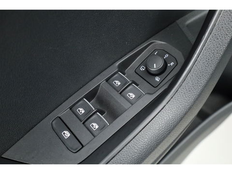 Škoda Karoq 1.5 TSI ACT DSG Style | Pano | Elek. Trekhaak | CarPlay | Keyless | Adapt. Cruise Nakijken!