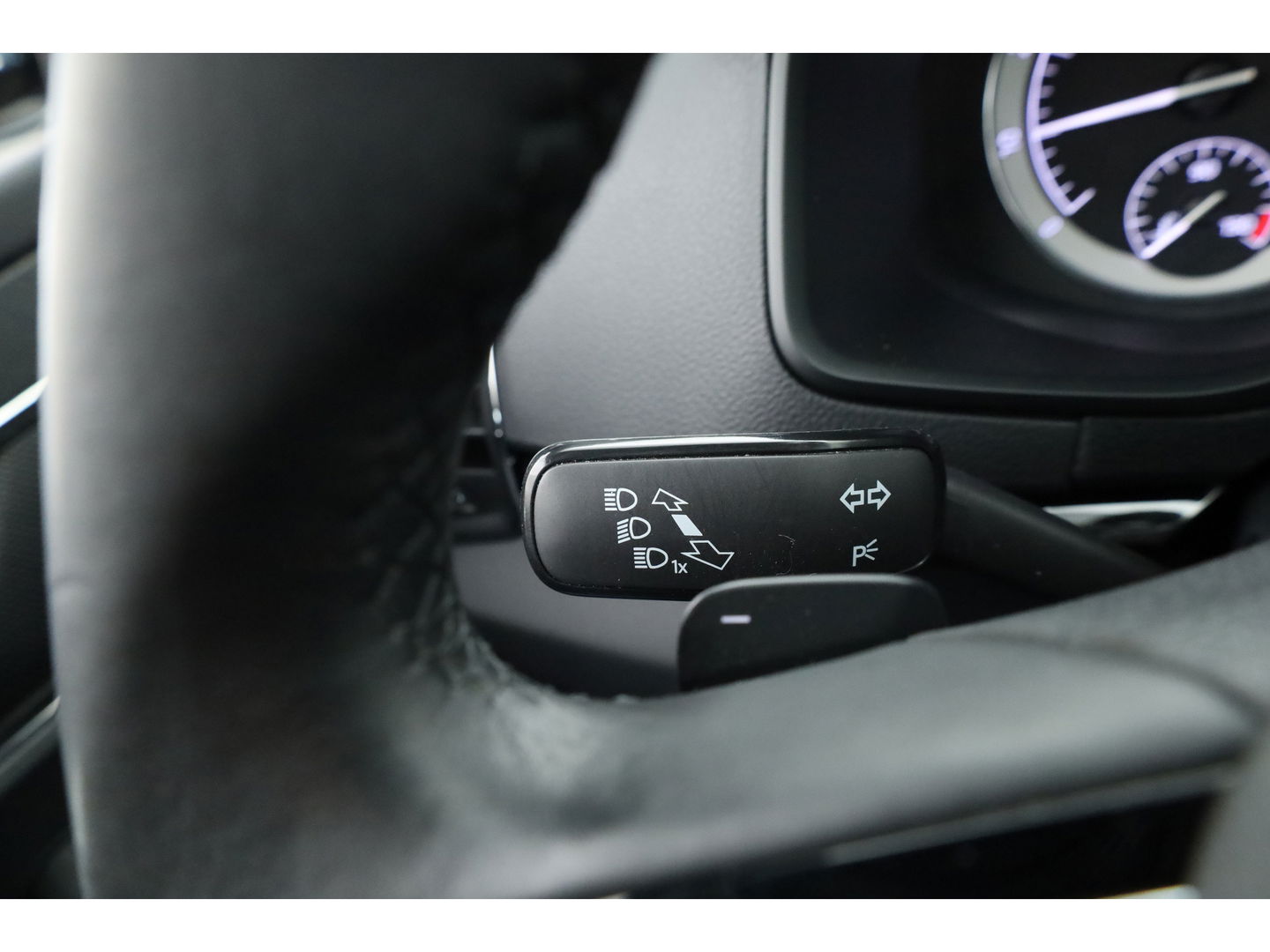 Škoda Karoq 1.5 TSI ACT DSG Style | Pano | Elek. Trekhaak | CarPlay | Keyless | Adapt. Cruise Nakijken!