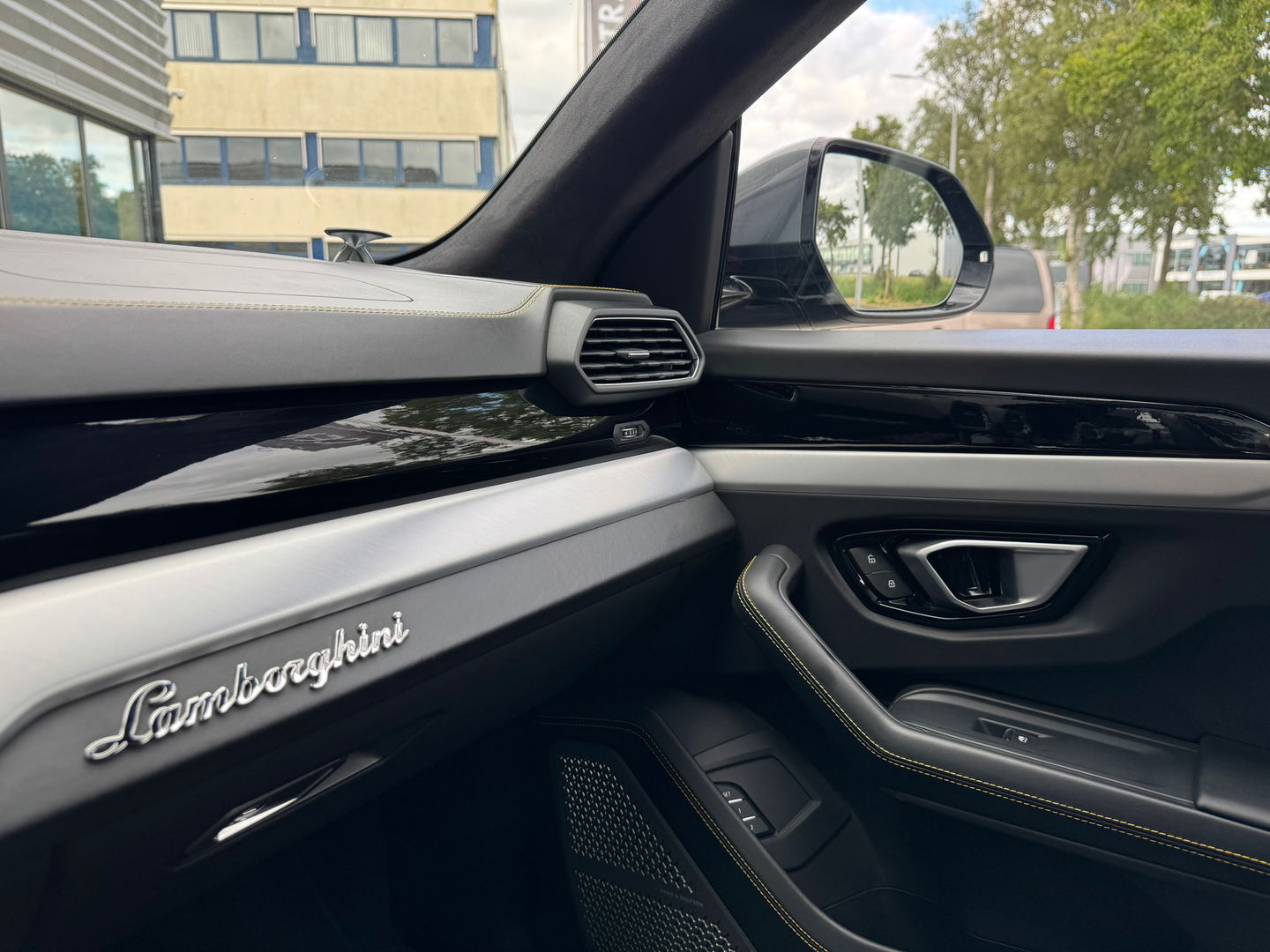 Lamborghini Urus 4.0 V8|Pano|Keramisch|B&O|Massage|Luchtvering|360Camera|ACC|Leder|650PK