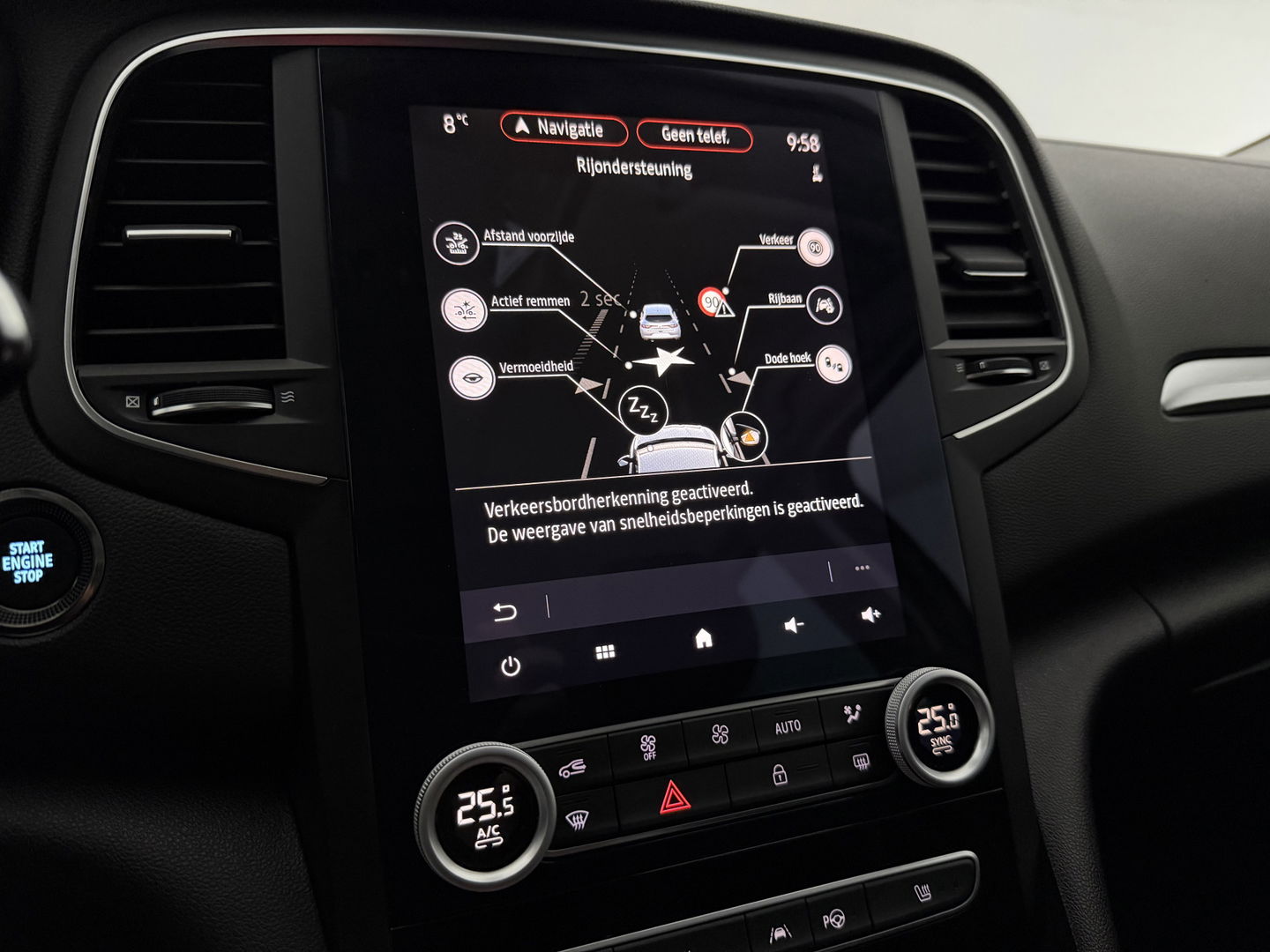 Renault Mégane 1.6 e-Tech Plug-in Intens | Adap. Cruise | Virtual | Sfeer | HuD | Stoel/Stuur verw. | Camera | Carplay | Keyless