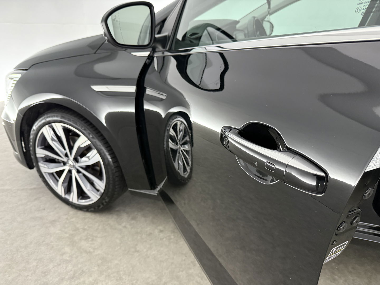 Renault Mégane 1.6 e-Tech Plug-in Intens | Adap. Cruise | Virtual | Sfeer | HuD | Stoel/Stuur verw. | Camera | Carplay | Keyless