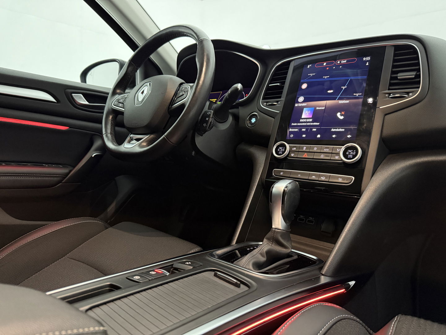 Renault Mégane 1.6 e-Tech Plug-in Intens | Adap. Cruise | Virtual | Sfeer | HuD | Stoel/Stuur verw. | Camera | Carplay | Keyless