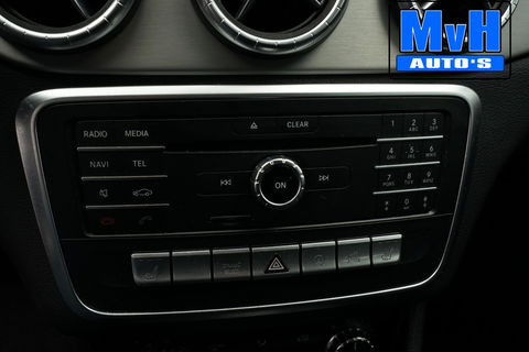 Mercedes-Benz CLA Shooting Brake 180 AMG|TREKH|CARPLAY|LED