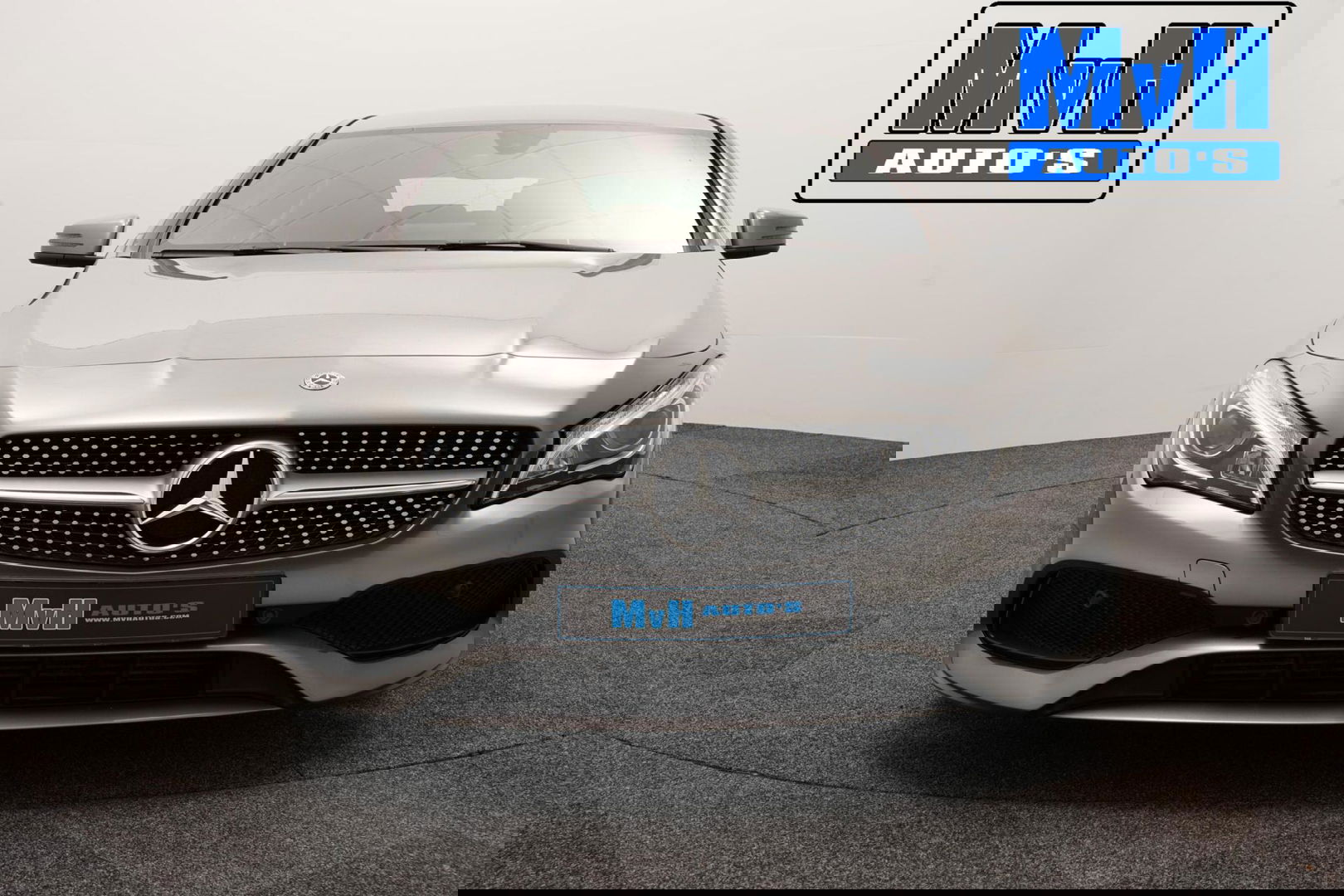 Mercedes-Benz CLA Shooting Brake 180 AMG|TREKH|CARPLAY|LED