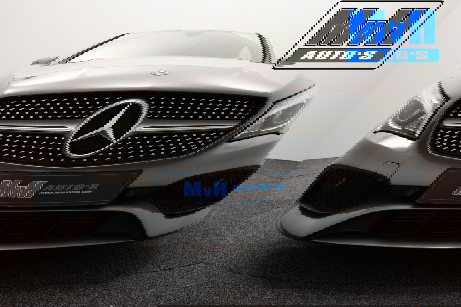 Mercedes-Benz CLA Shooting Brake 180 AMG|TREKH|CARPLAY|LED