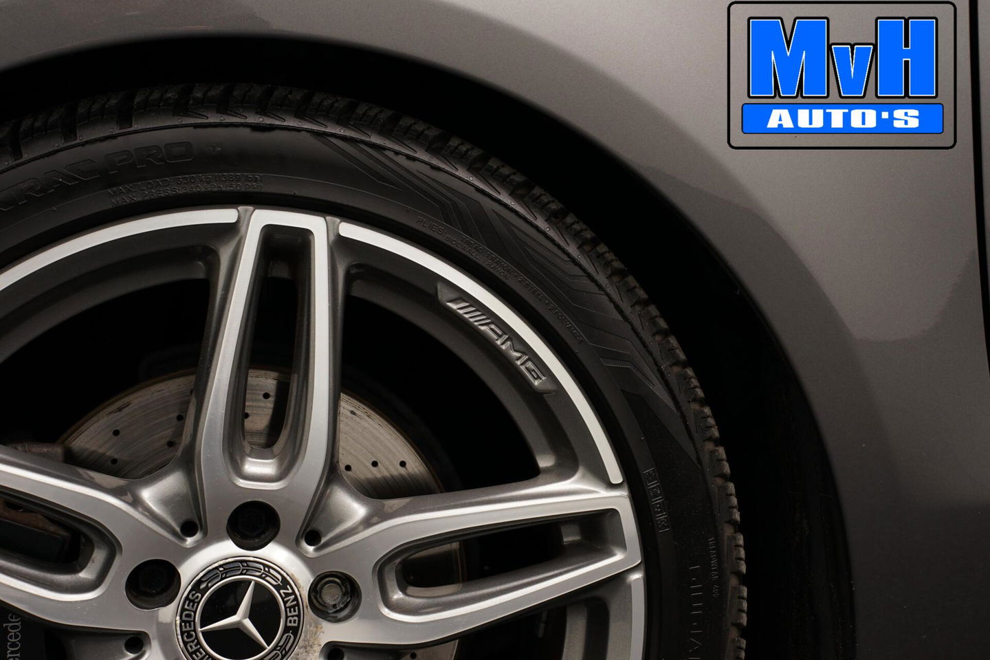 Mercedes-Benz CLA Shooting Brake 180 AMG|TREKH|CARPLAY|LED