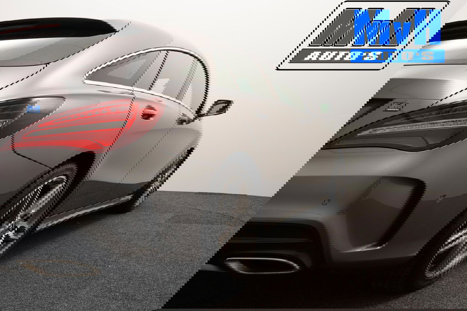 Mercedes-Benz CLA Shooting Brake 180 AMG|TREKH|CARPLAY|LED