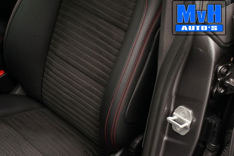 Mercedes-Benz CLA Shooting Brake 180 AMG|TREKH|CARPLAY|LED