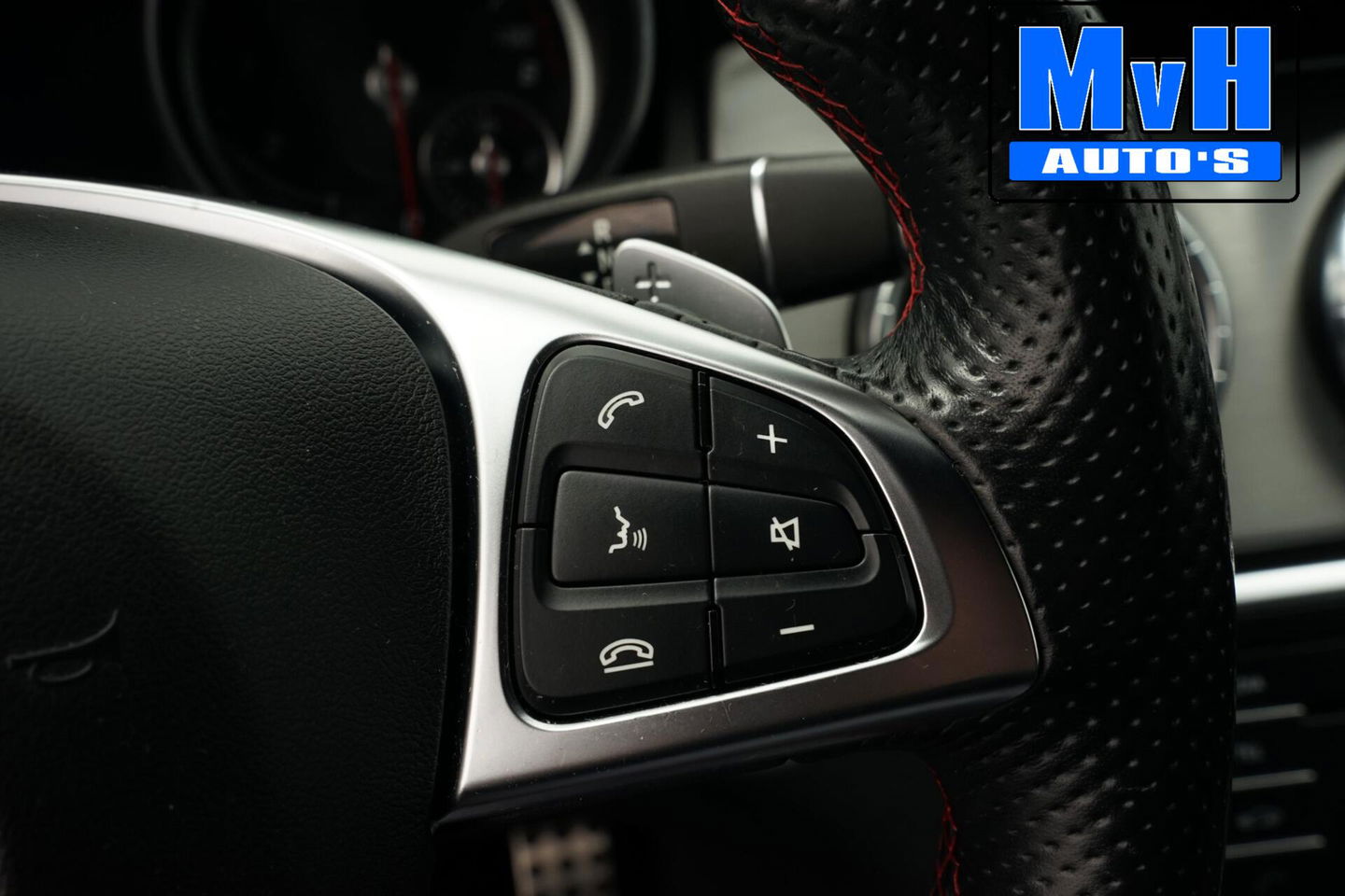 Mercedes-Benz CLA Shooting Brake 180 AMG|TREKH|CARPLAY|LED