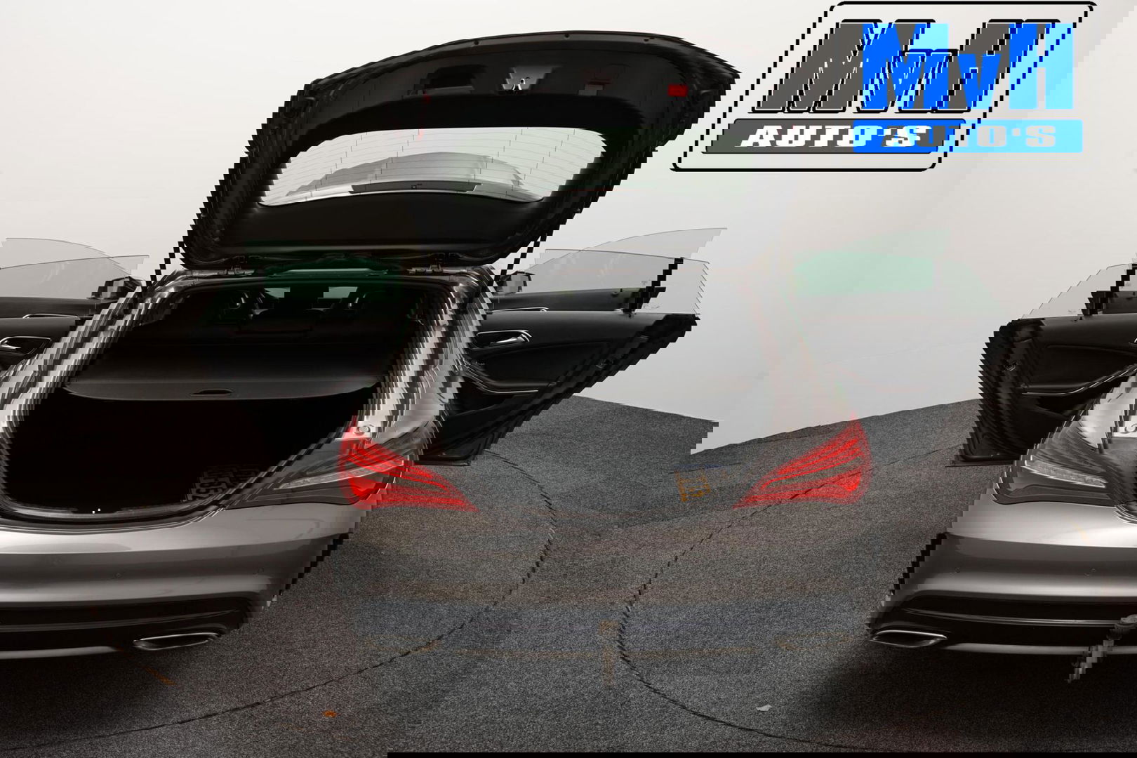 Mercedes-Benz CLA Shooting Brake 180 AMG|TREKH|CARPLAY|LED