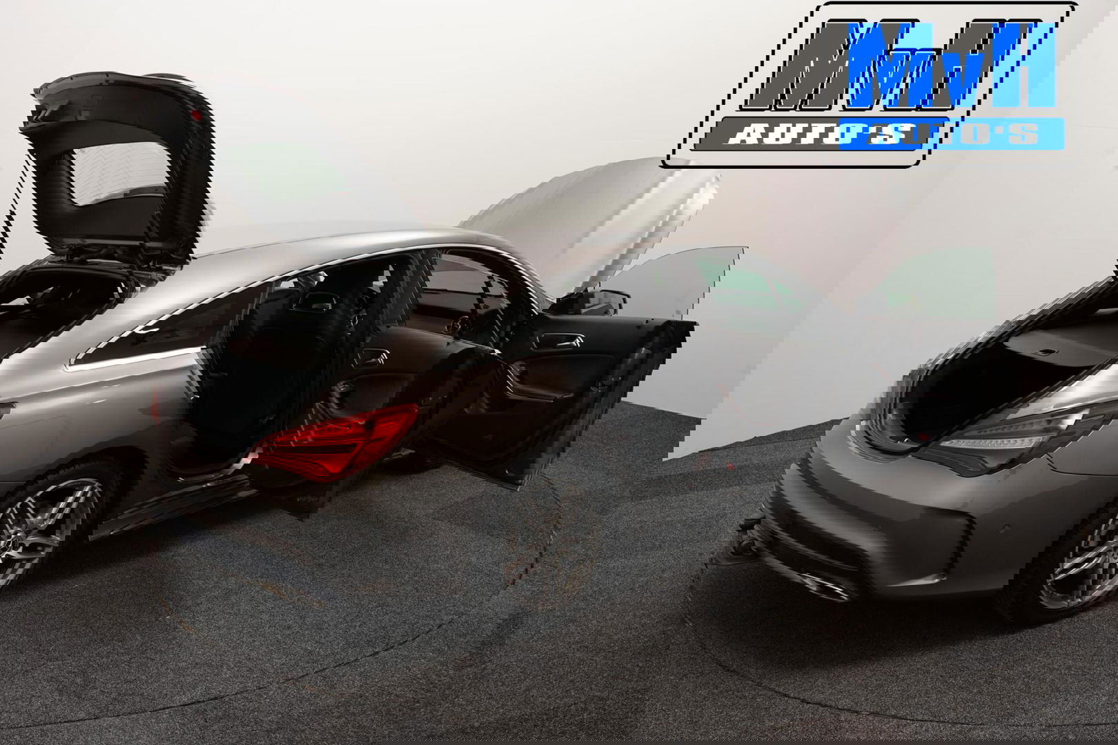 Mercedes-Benz CLA Shooting Brake 180 AMG|TREKH|CARPLAY|LED