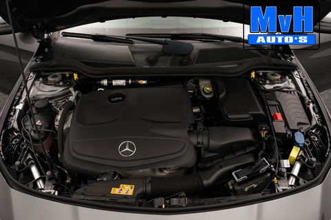 Mercedes-Benz CLA Shooting Brake 180 AMG|TREKH|CARPLAY|LED